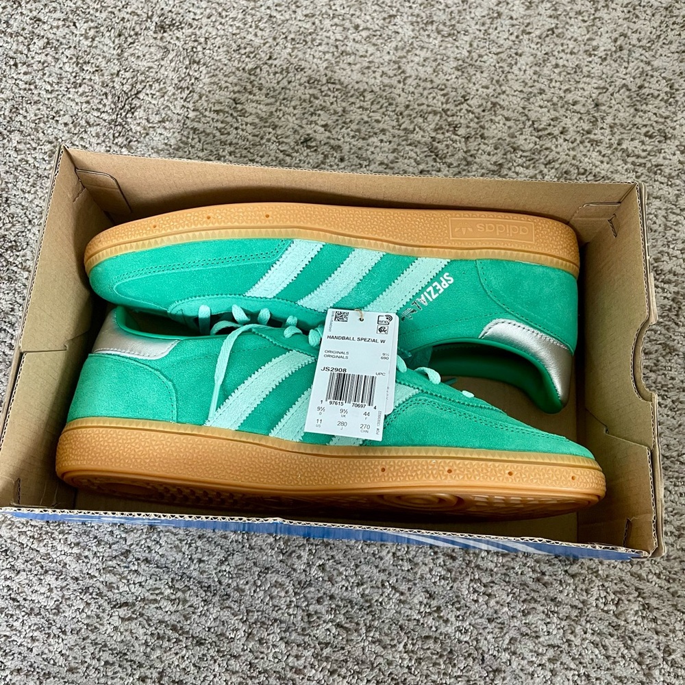 🆕 women’s Adidas Handball Spezial Court Green/Mint
